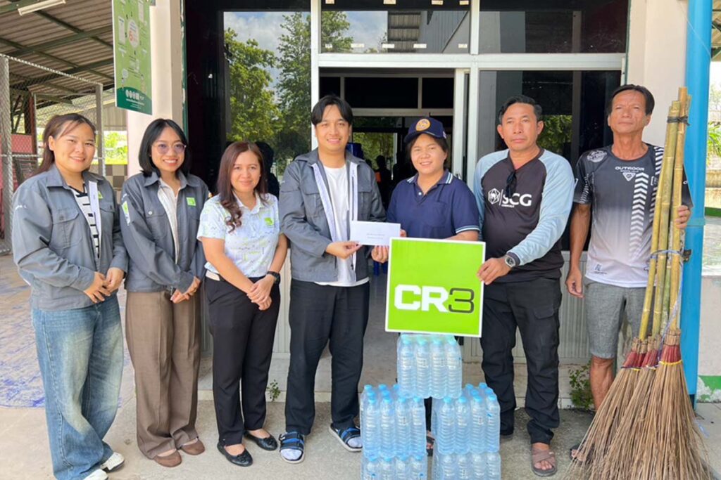 CR3 Thailand volunteers cleaning a community multipurpose hall